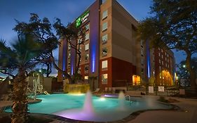 Holiday Inn Express & Suites San Antonio Medical - Six Flags By Ihg